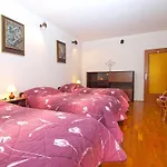 Nada 1202 Apartman *