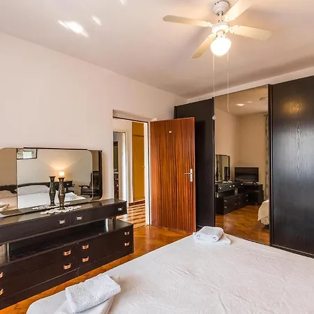 Nada 1202 Apartman *