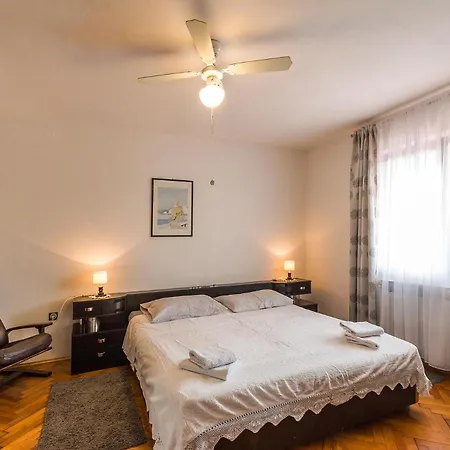 Apartman Nada 1202 *