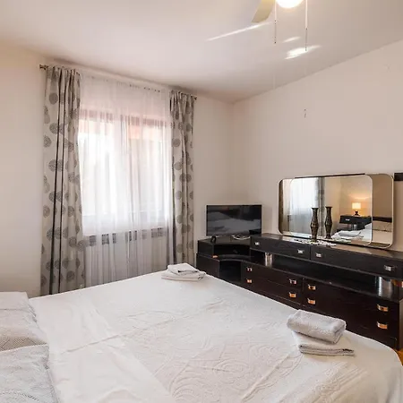 Nada 1202 Apartman *