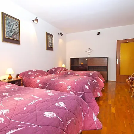 Nada 1202 Apartman *